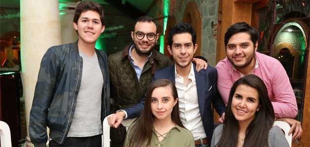 (PRINCIPAL) Diego Márquez, Elias Espinozo, Paulina de la Colina, Tomás Ramírez, Domenika Álvarez y Ricardo Dávila