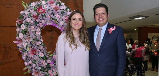 (principal) Gabriela Bringas y David López