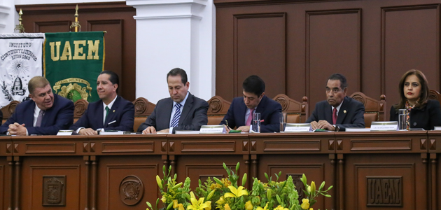(Principal) Autoridades estatales acompañaron a Jorge Olvera en su informe