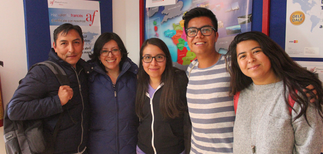 (principal) Jorge González, Laura Martínez, Yessica Morales, Alexis Liebanos y María José Chavelas