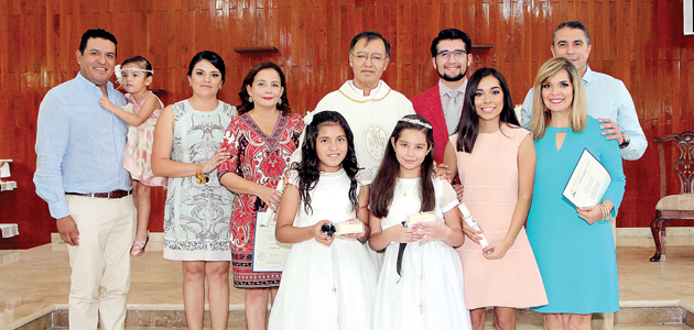 COMUNION REGINA Y CAMILA