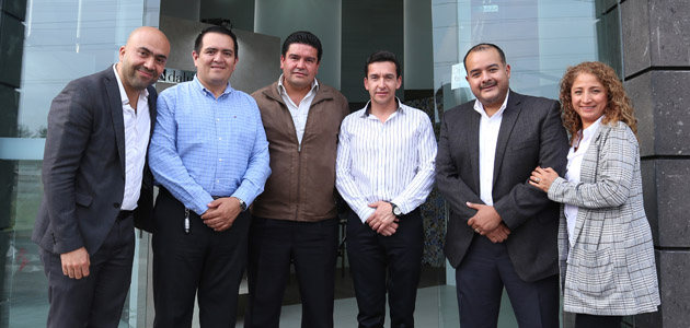 (principal) ROGER NORIEGA, MOISÉS QUINTEROS, JOSÉ ANTONIO VARGAS, LUIS VARGAS, CARLOS ALARCÓN Y SILVIA NASTA