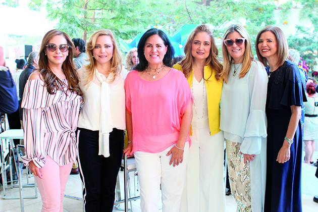 Paty Plascencia, Sofía Gallardo, Lili Huerta, Iliana Ruizvelasco, Lety Sahagún y Susy Plasencia