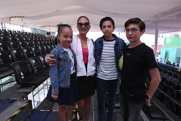 ANA PAUALA PALENCIA, NANETTE OBREGÓN, JOSÉ EMILIO PALENCIA Y EDGAR SCHLEBACH