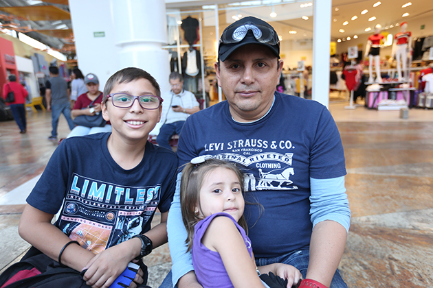 ANDRÉS GUTIÉRREZ, ANDRÉS GUTIÉRREZ Y SHARENI GUTIÉRREZ