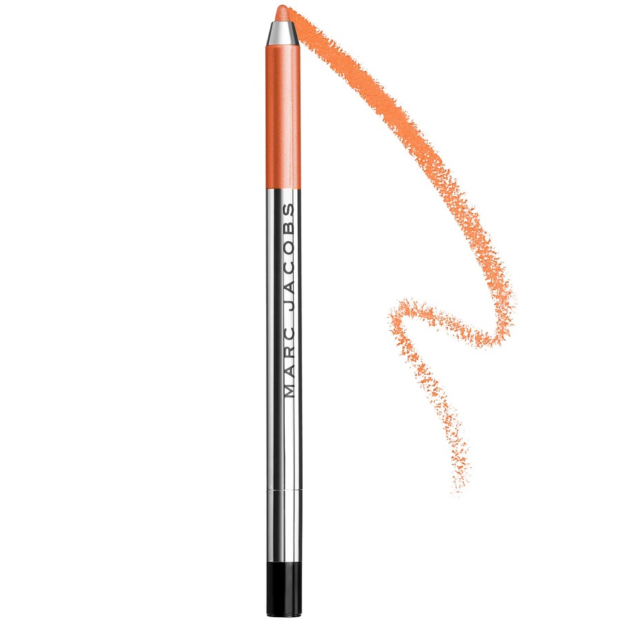 Una opción más modesta es aplicar el cateye en un tono inesperado como blanco, rosa o naranja neón.