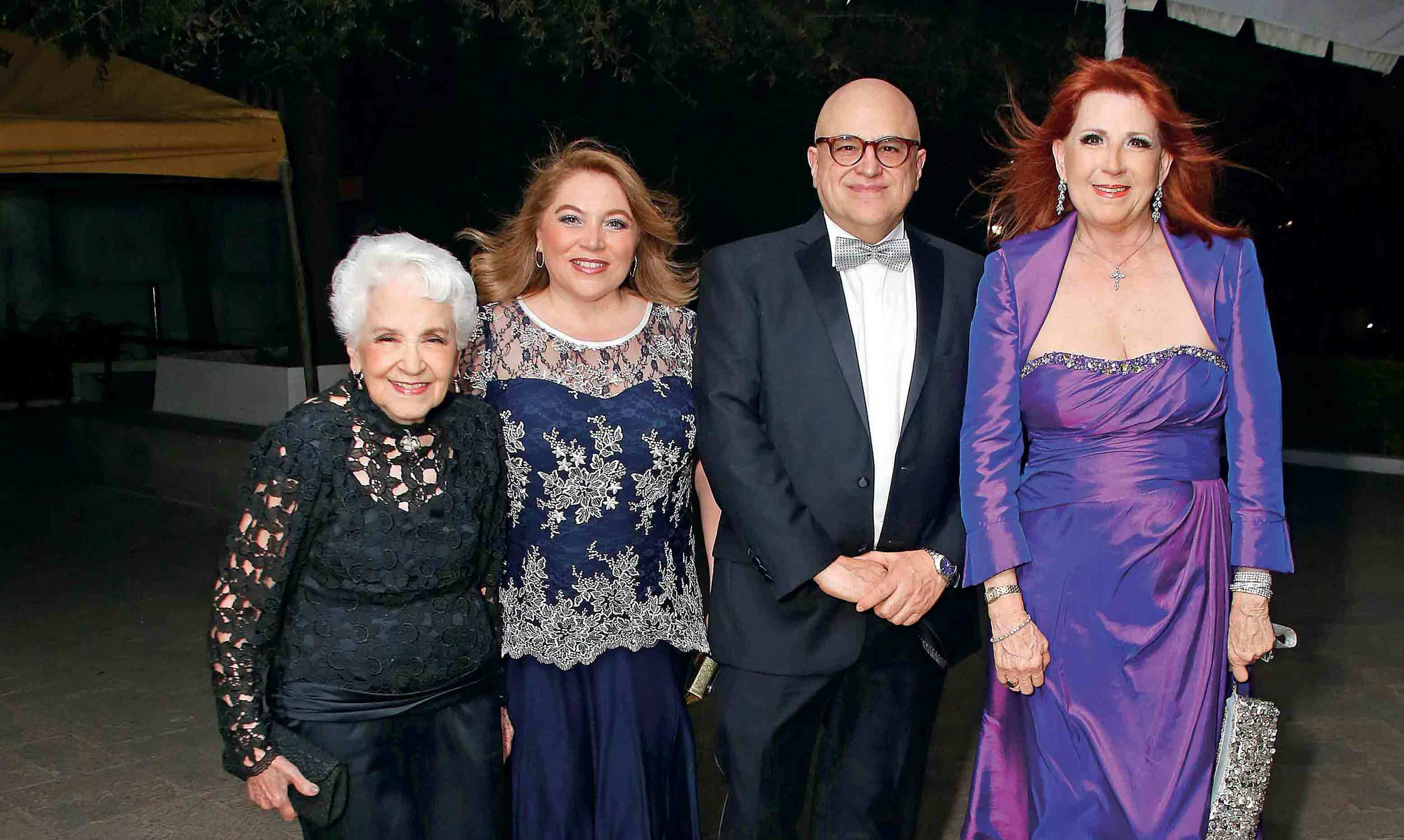 Lupita-Corona-de-O'Farrill,-Maricarmen-Álvarez-de-O'Farrill,-Carlos-O'Farrill-y-Beatriz-Zepeda