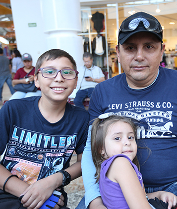 ANDRÉS GUTIÉRREZ, ANDRÉS GUTIÉRREZ Y SHARENI GUTIÉRREZ
