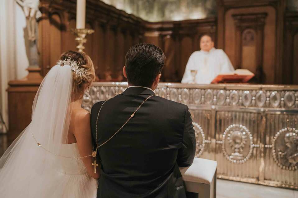 LA BODA SE REALIZÓ A PUERTA CERRADA EN LA CATEDRAL DE MONTERREY CORTESÍA : EFEGE
