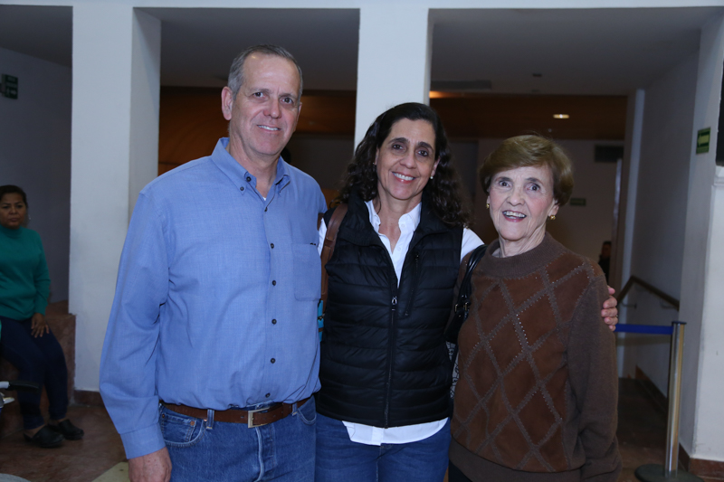 Jorge, Gaby y Lola