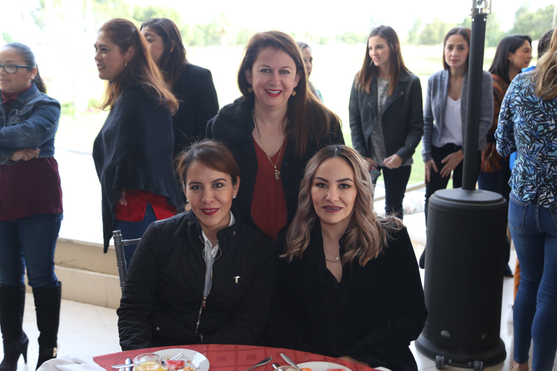 Lupita, Cecy y Lorena