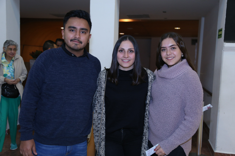 Sebastián, Pilar y Paulina