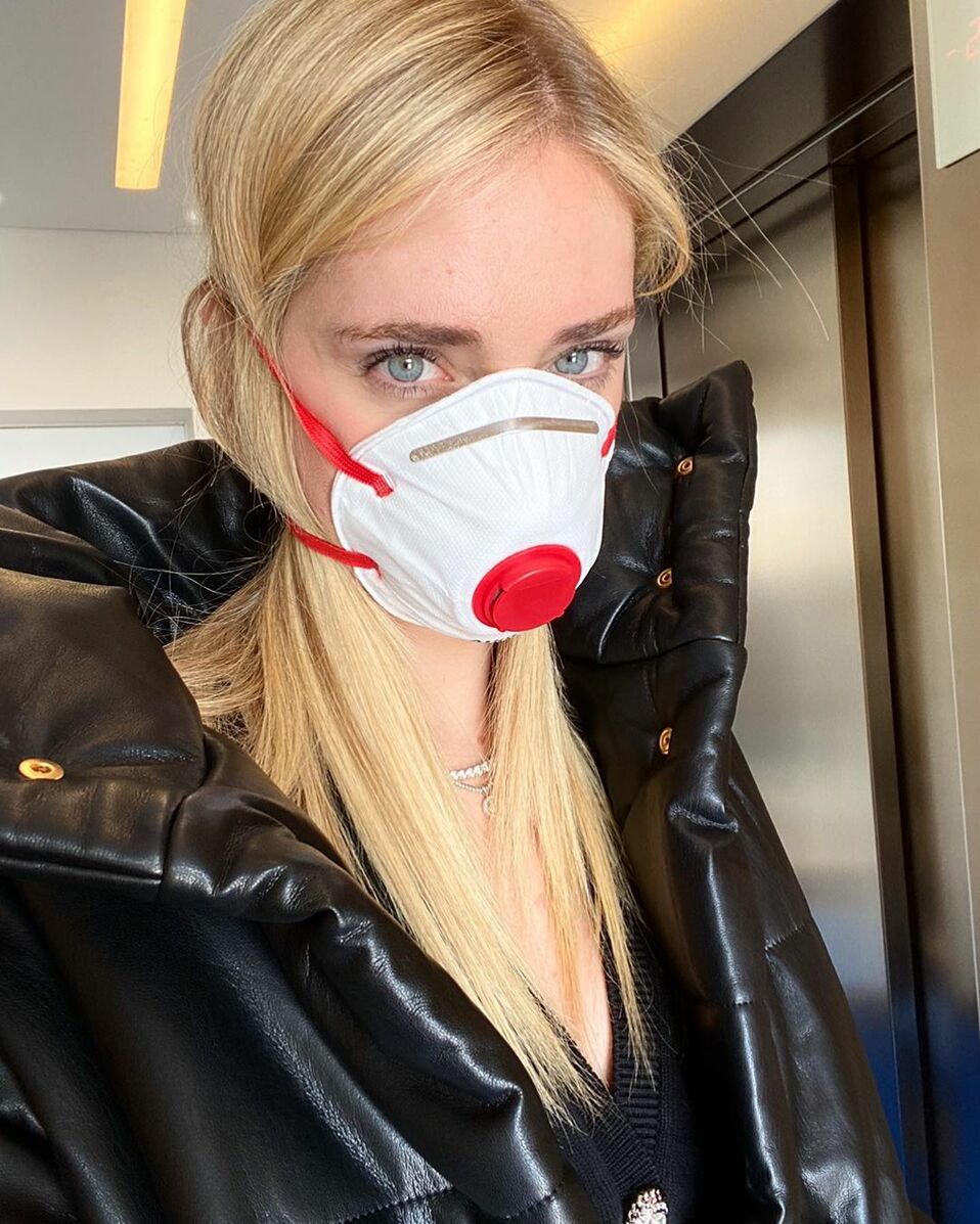 Chiara Ferragni con tapabocas