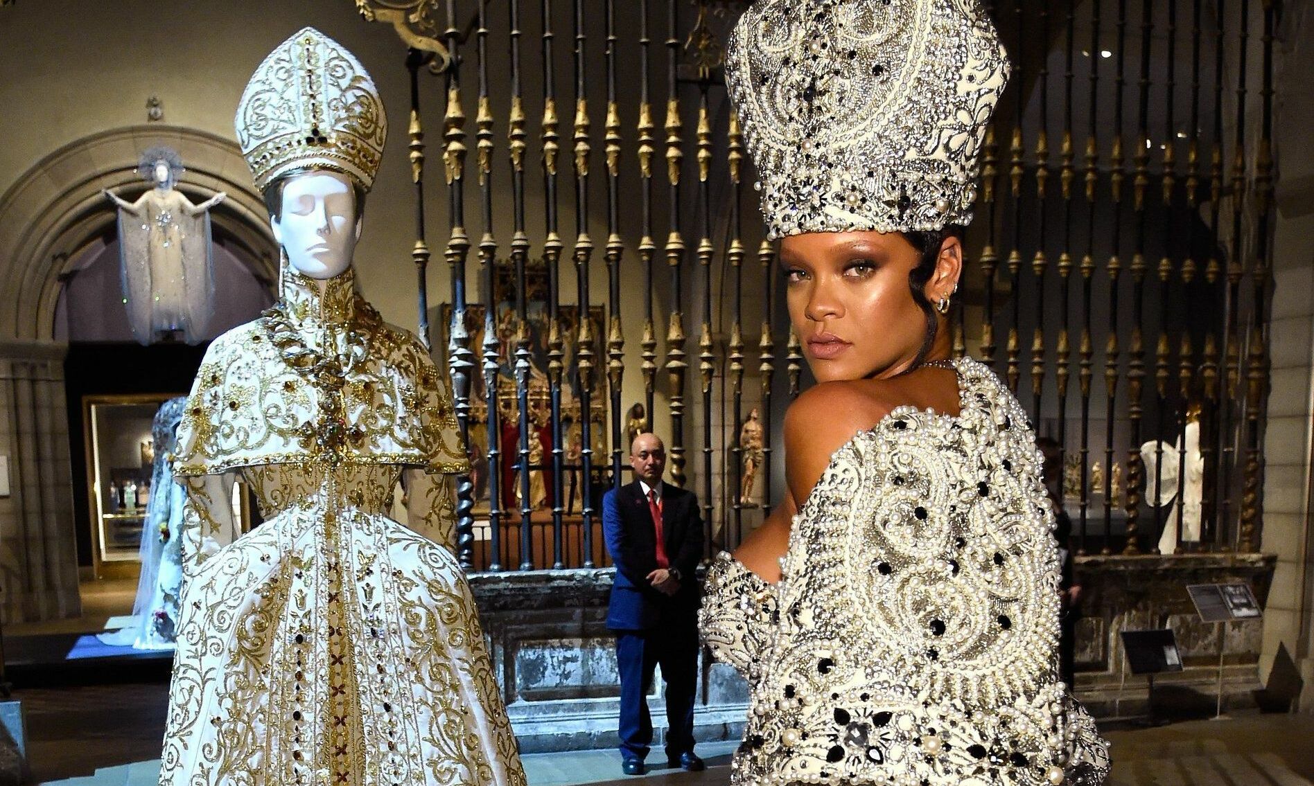 La cantante fue invitada a ser co-chair de la MET Gala en 2018, junto a Amal Clooney y Donatella Versace.