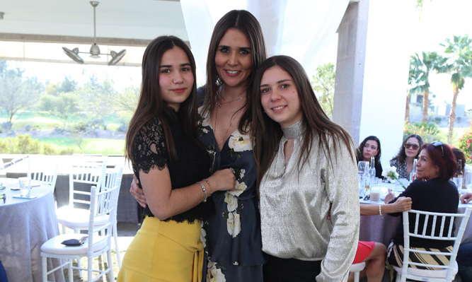 Isabela, Gaby y Pamela