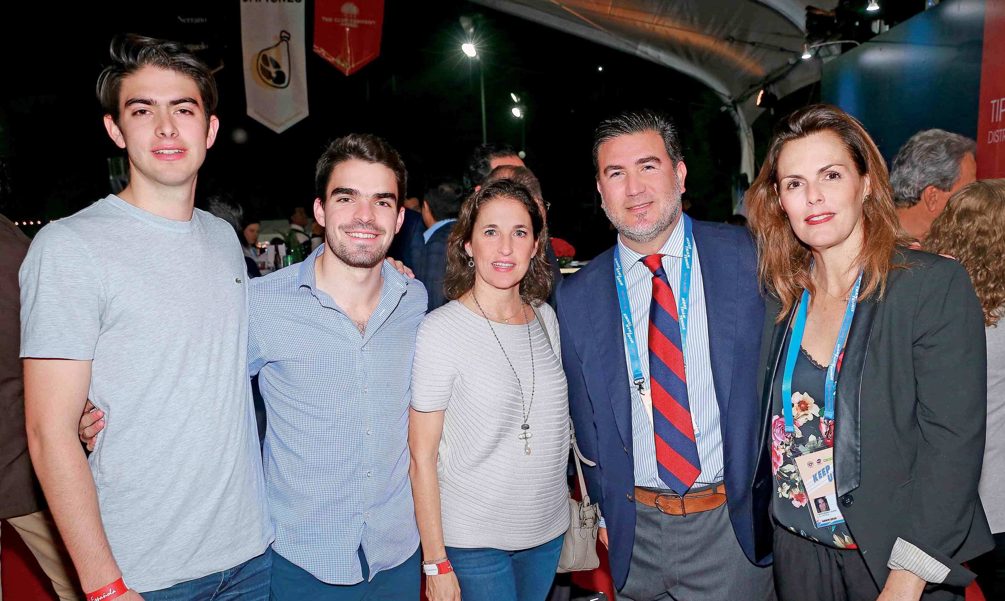 Martel González, Alejandro González, Lucía Rodríguez, Hernán Garza y Rosa María Oliver de Blanco