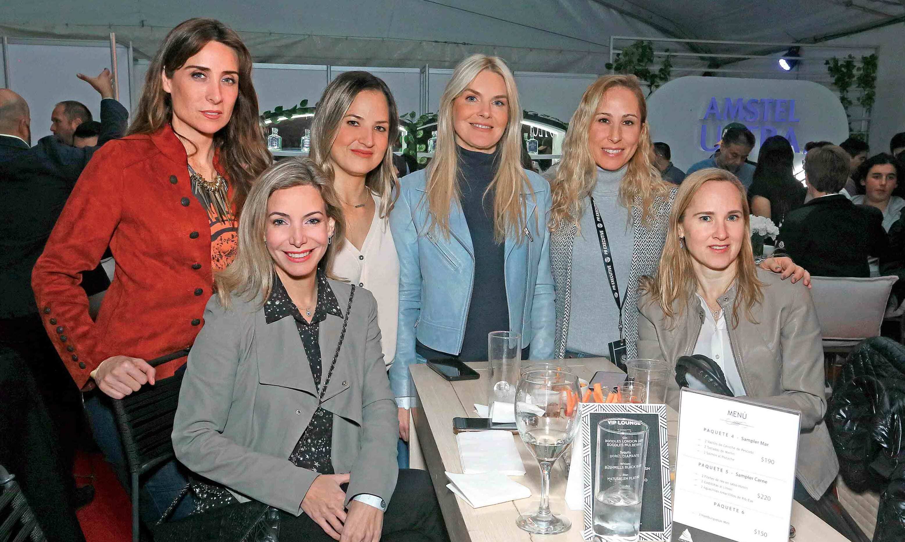 Roberta Levy de Quirós, Mágala Martínez de Gómez, Larissa Medina, Rosario Guerra, Jeannine Zambrano y  Katia Medina de Galán