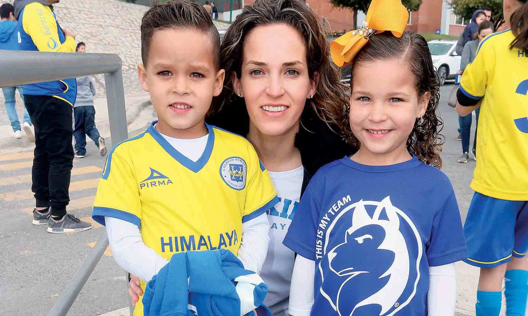 Mauricio Elizondo, María Elizondo  y Ana Sofía Gutiérrez de Elizondo