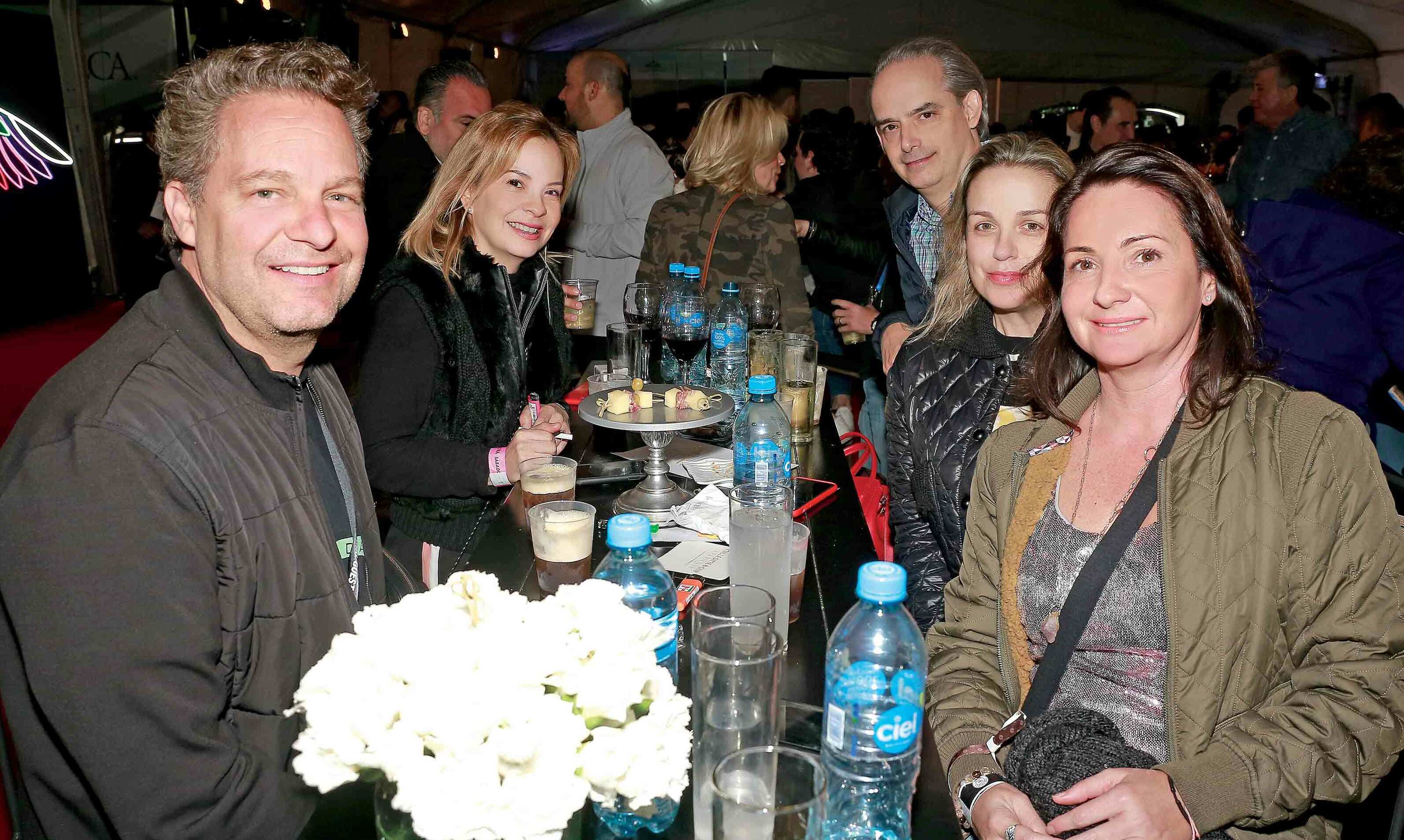 Alberto Santos, Bárbara Cavazos de Alarcón, Federico Elizondo, Lisa Cagnasso de Elizondo y Mariana Escamilla