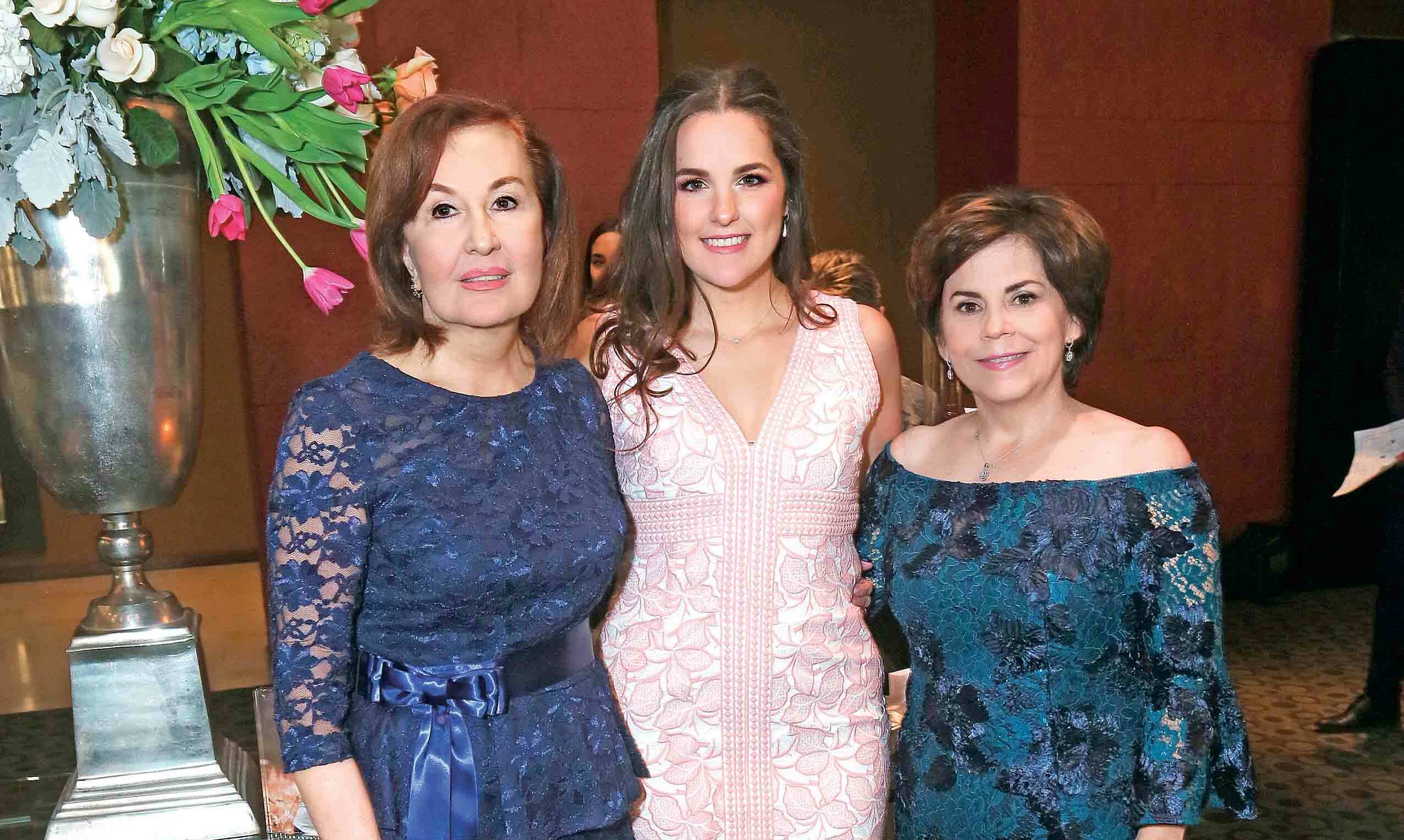 Rosa Elia Garza de Bremer, Valeria Bremer y Lucha González de Villarreal