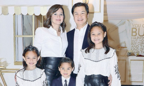 Laura de Chow, Eduardo Chow, Analu Chow, Eduardo Chow y Ana María Chow