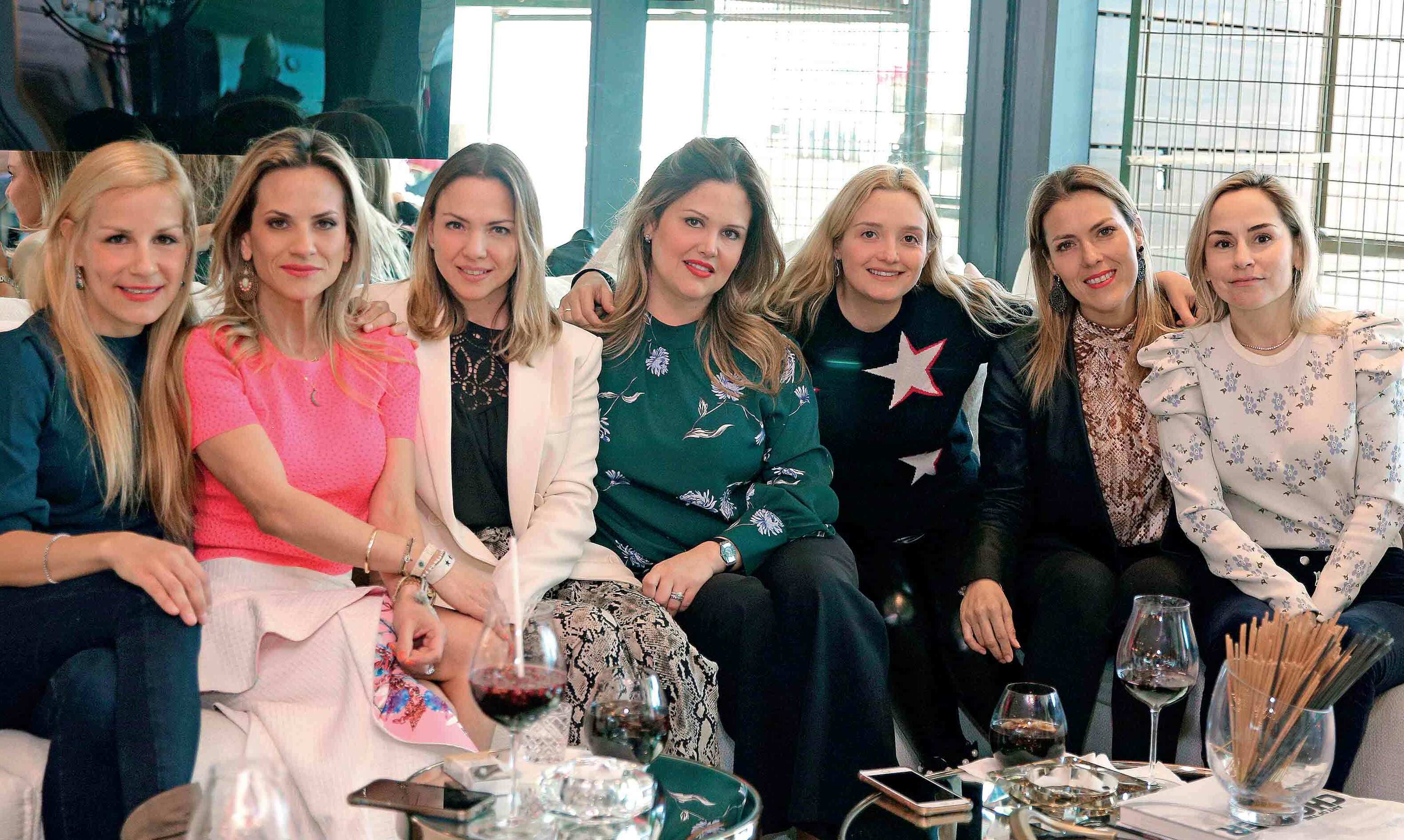 Maru Yturria, Sandra Escamilla, Brenda Erhard, Any Santos, Bibi Barceló, Martha Celia Villarreal y Brenda Garza