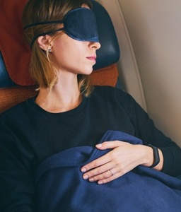Dormir en el avión