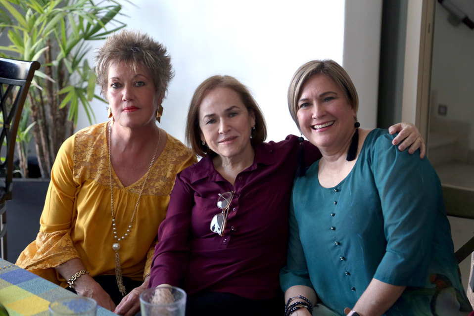 María Elena, María Rosa y Sara