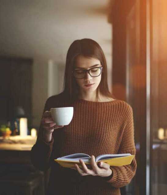 La lectura puede ser un buen aliado en esta cuarentena (Shutterstock).
