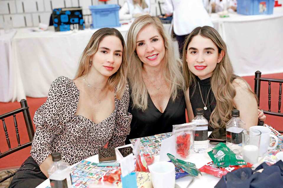 María José Galván,  Ángela González y Yadira Salazar