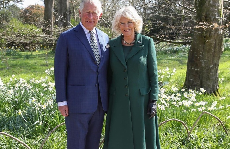 El Príncipe Carlos y Camilla recrearon una icónica foto (Foto: Instagram)
