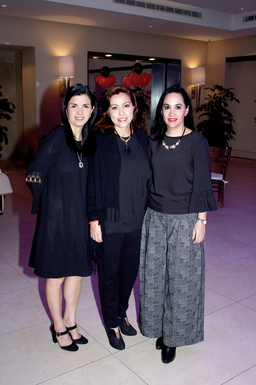 Gloria Martínez, Delia Macías y Candita Martínez / José Chang
