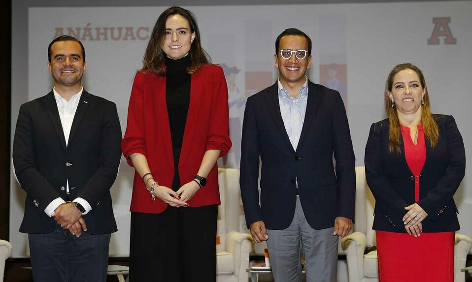 Isaac Burguette, María Fernanda Vega, José Mata y Julieta Vélez