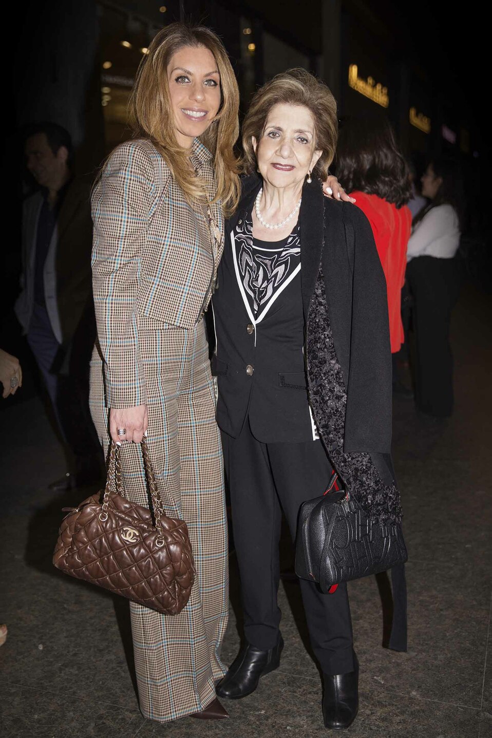 Araceli Morales y Silvia Morales