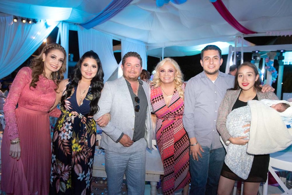 Astrid, Asiria, Habib, Marina, Arturo y Marlenne