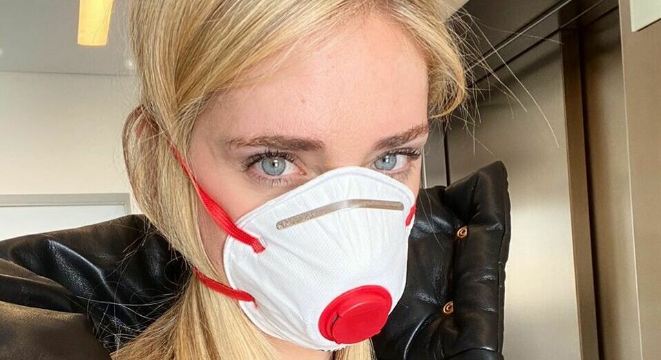 Chiara Ferragni con tapabocas