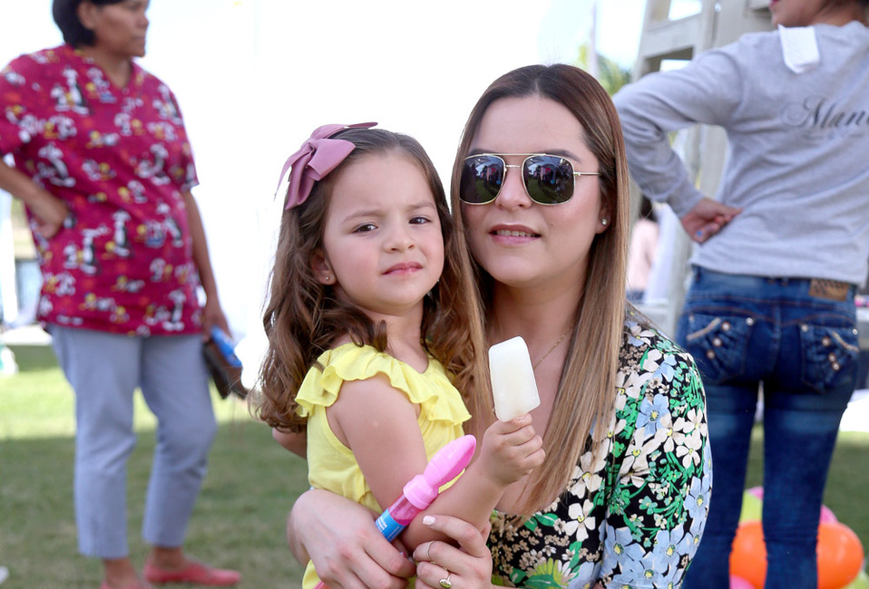 Karen y Ana Paula