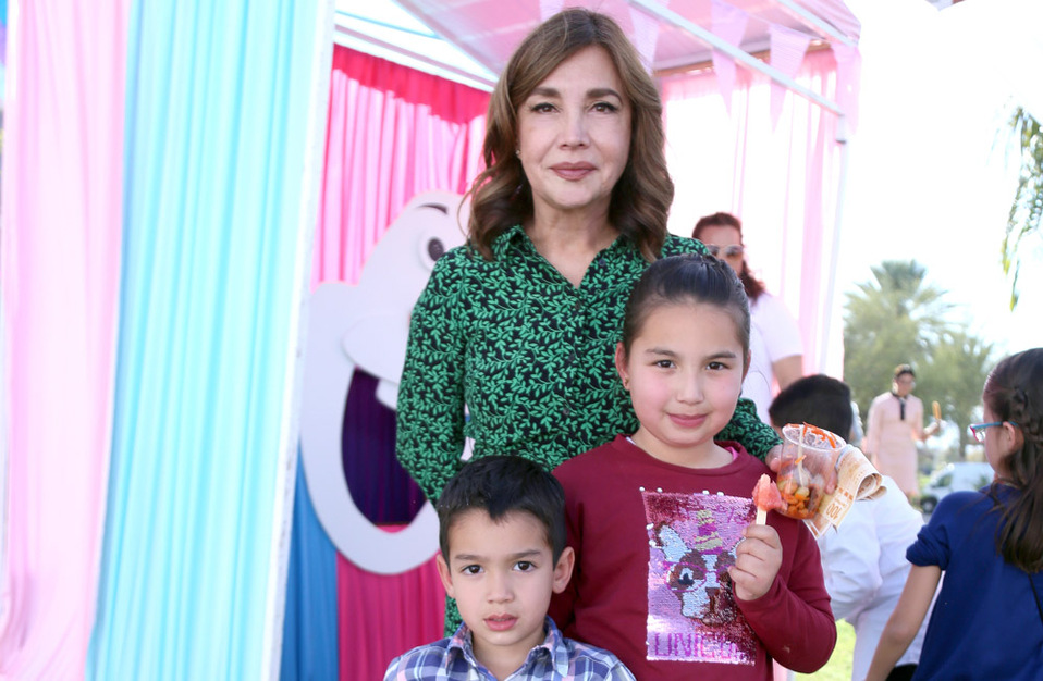 Leticia, María Emilia y Roberto