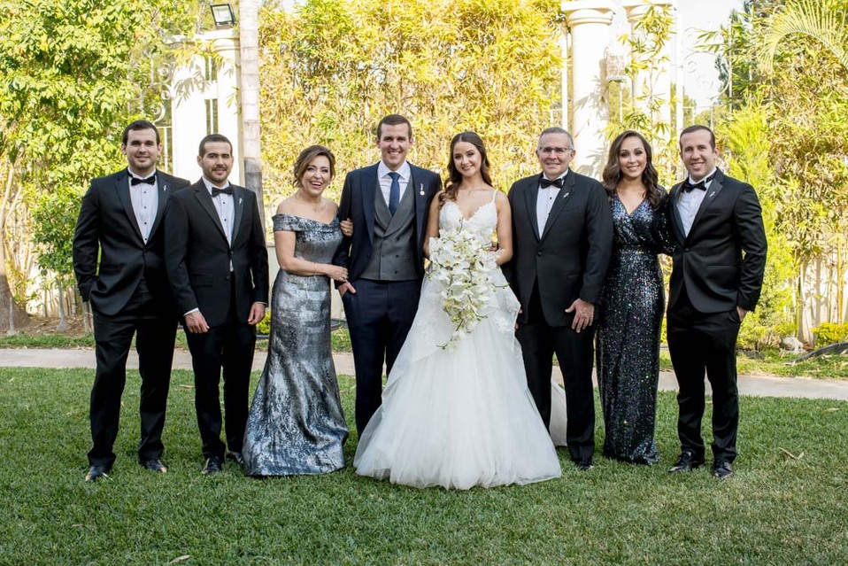 Familia del novio. Jorge, Miguel, Laura, Juan Pablo, Narda, Miguel, Sandra y Alejandro