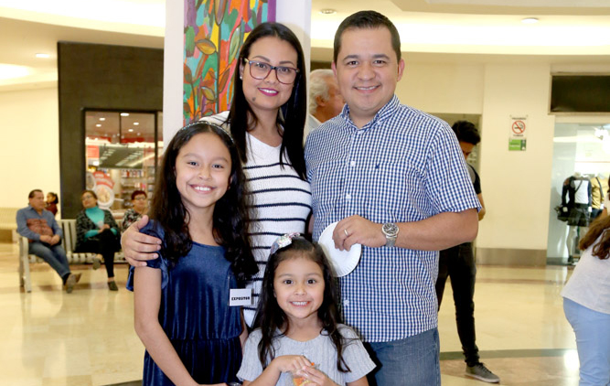Romina, Maribel, Óscar y Alexa