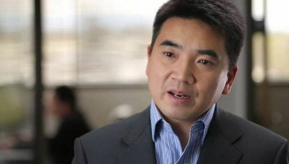 Él es Eric Yuan, el multimillonario creador de la aplicación Zoom/Foto: Twitter @zoom_us