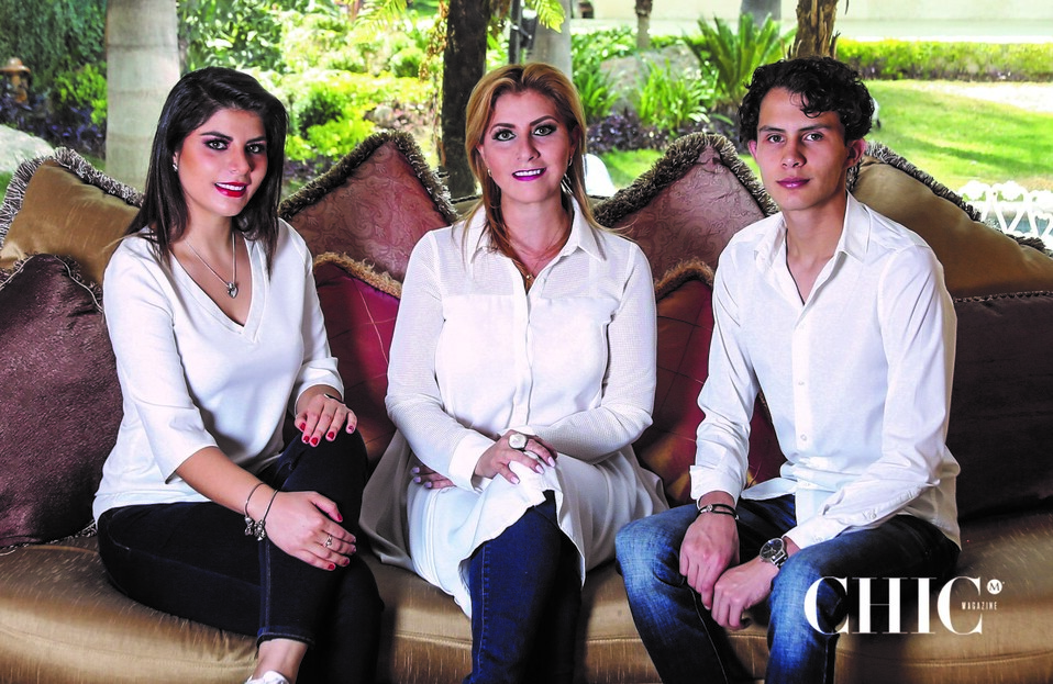 Lety Venegas celebra el día de las madres con sus hijos. Foto: Aarón Solís