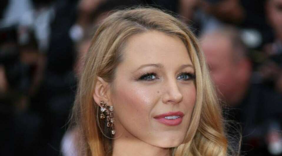 Blake Lively utiliza aceite de coco en el  pelo (Shutterstock).