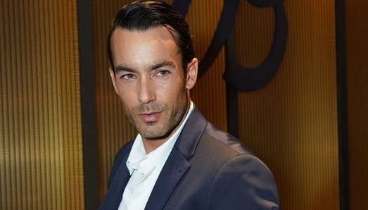 Aarón Díaz y su perfil multifacético.
