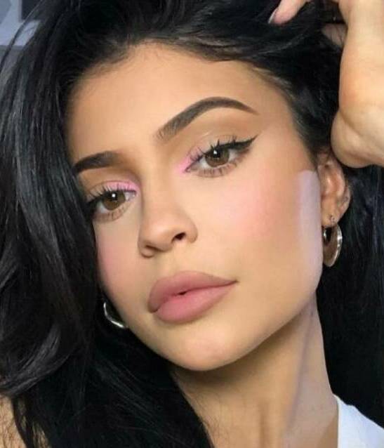 Kylie Jenner muestra sus estrías y sus fans enloquecen