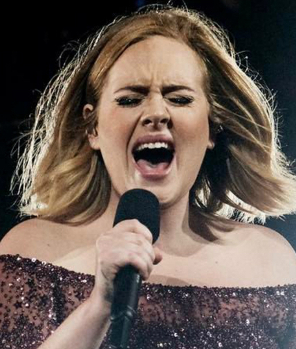 Adele vive en frente de su ex, Simon Konecki, por su hijo (Foto: Instagram)