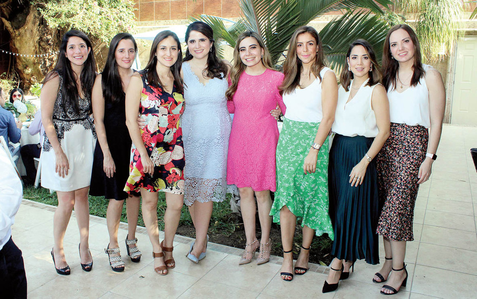 Ana Cecilia Nuñez de Cáceres Gil, Yolanda Vallejo, Sandra Lozano, Nydia Cantón, Gabriela de Gorordo Bolado, Lorena Biagi de León y Cecilia Díaz Barrig