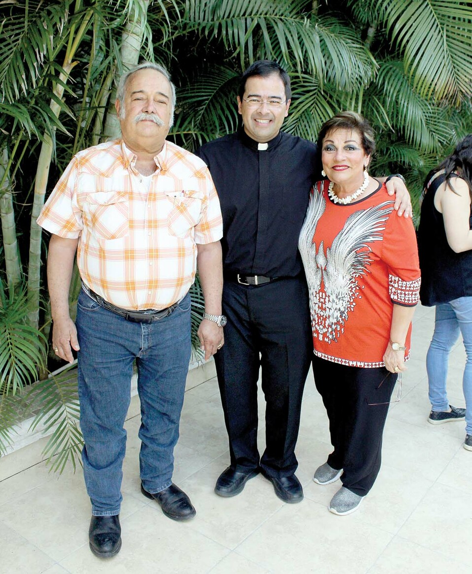 Jaime Paniagua Salazar, Padre Jaime Paniagua Galván y Lourdes Galván de Paniagua / Foto: José Chang