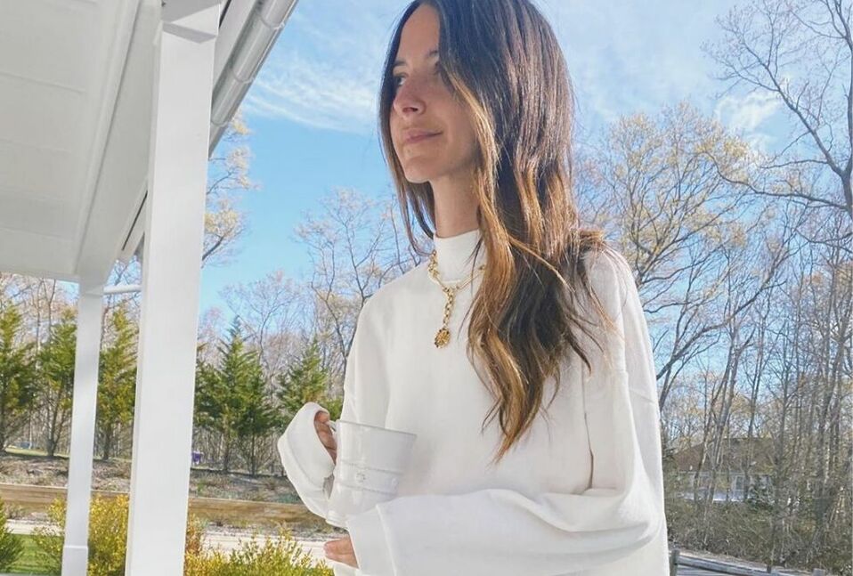 Outfits cómodos para estar en casa/Foto: Instagram @ariellecharnas