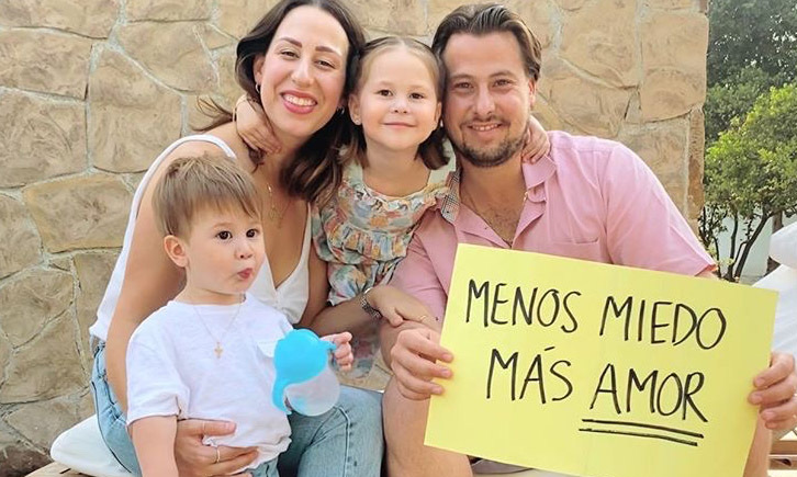 Ana Pau Garza y su familia